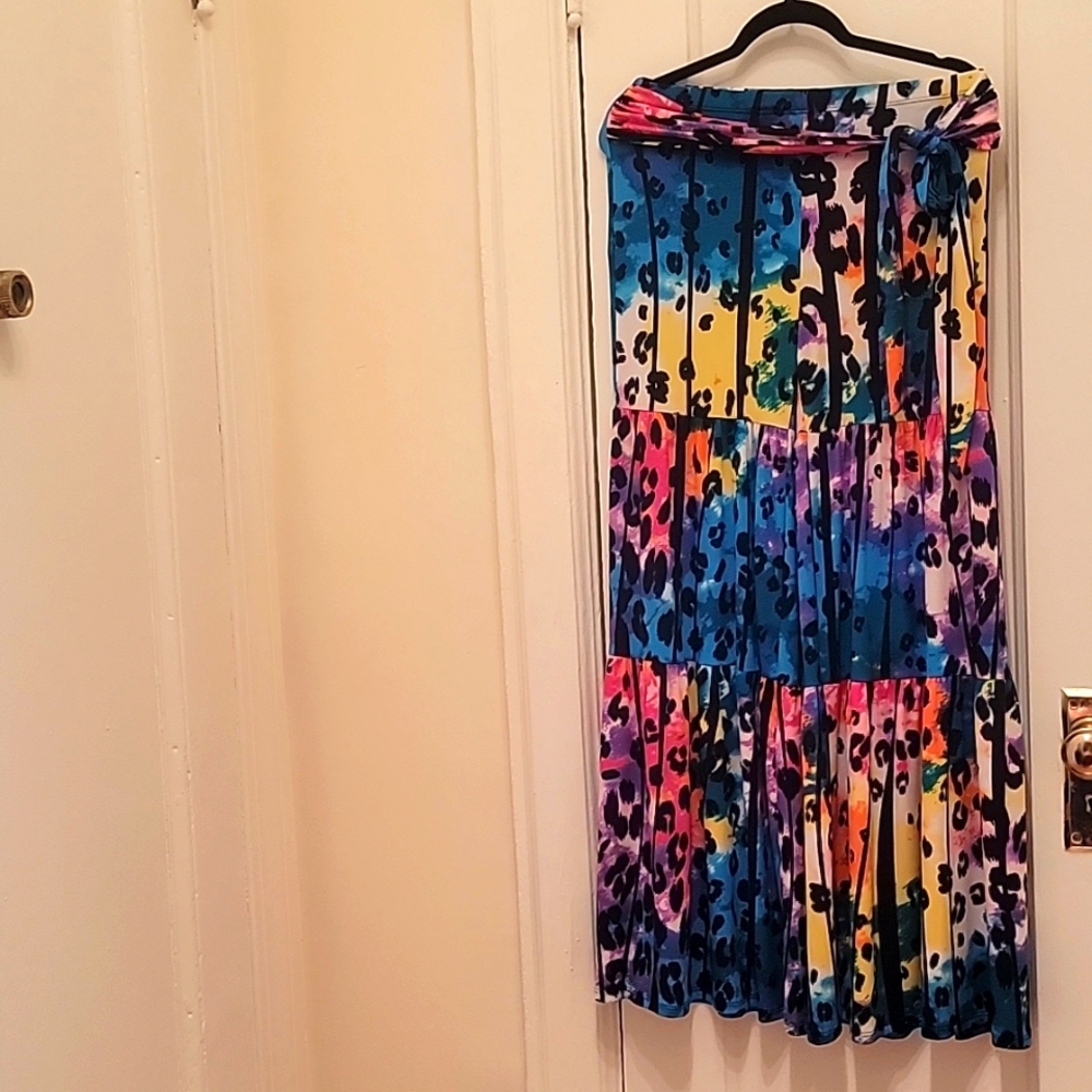 Colorful wide leg pants. Elastic waist.